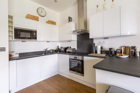 2 Bed Flat - Photo 5