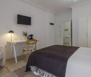 Rooms for rent in 5-bedroom apartment in Latina - Photo 6