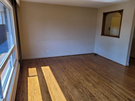 For Lease - 460 Bader Avenue, Oshawa, Ontario - Photo 3