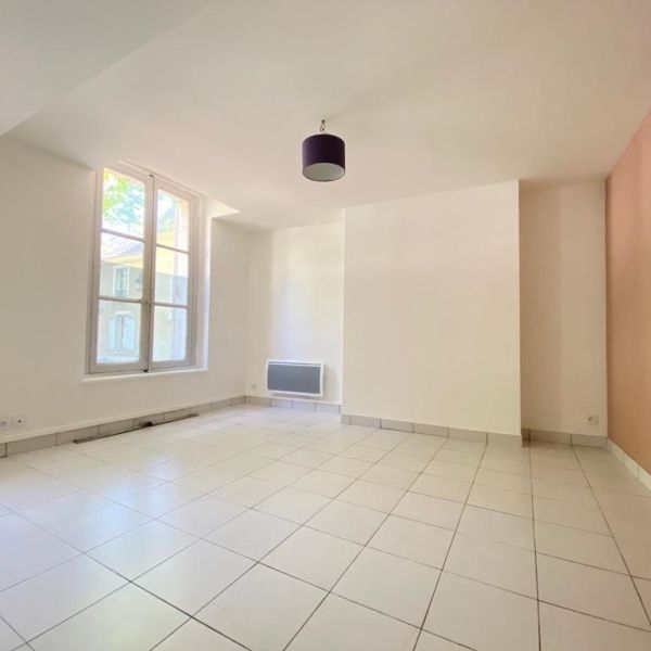 Location Appartement 2 Pièces 54 m² - Photo 1