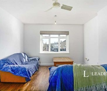 Streatham Vale, London, SW16 - Photo 1