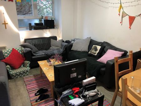 6 bedroom flat to rent - Photo 3