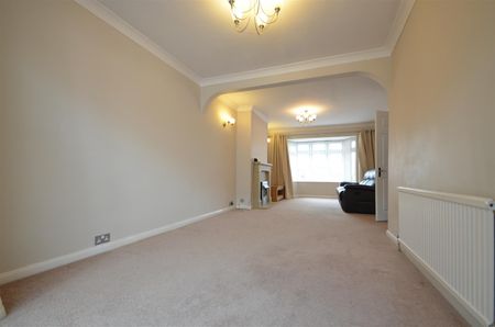 3 bedroom house - semi-detached - Photo 2