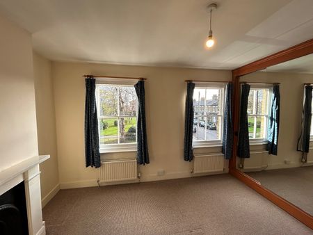 2 Bed Terraced House, Lateward Road, TW8 - Photo 4