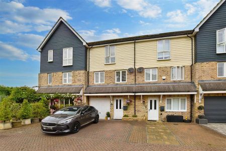 3 bedroom mews to rent - Photo 4