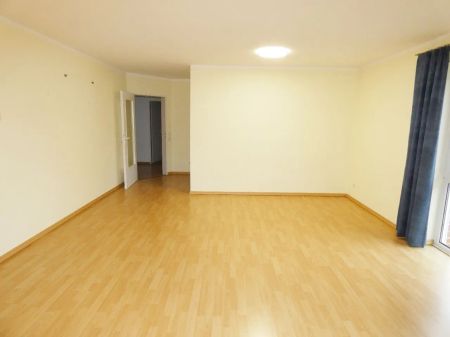 Helle 3-Zimmer-Wohnung mit Einbauküche und zwei Balkonen in gefragter Lage von Schlebusch - Photo 2