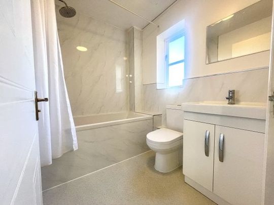 St. Aidans Court, Barking, IG11, Property for rent - Photo 1