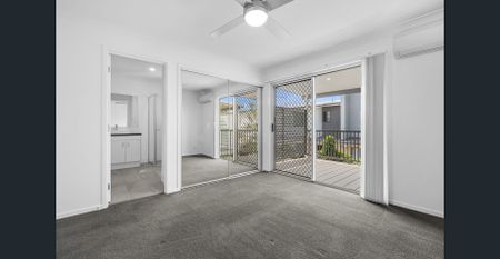 Stylish, Comfortable, and Quiet Boondall Townhouse - Photo 5