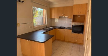 Private villa in prime location - Photo 3