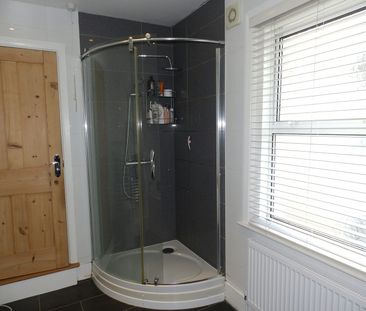 Semi-detached house to rent on - Photo 5