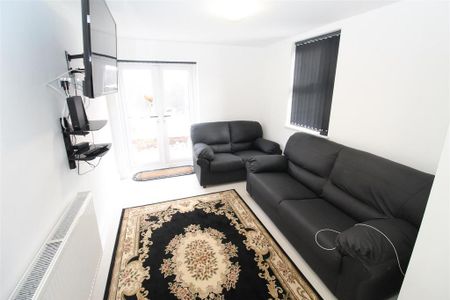 4 bedroom house to rent - Photo 2