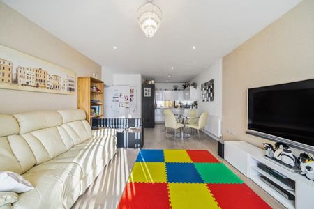 2 Bed Flat, Granite Apartments, SE10 - Photo 4