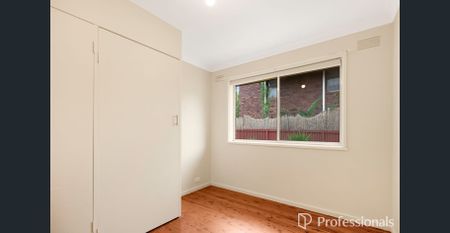 Four Bedroom Home With Pool And Studio - Photo 4