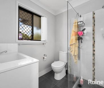CHARMING THREE BEDROOM HOME IN KIRKWOOD - Photo 3