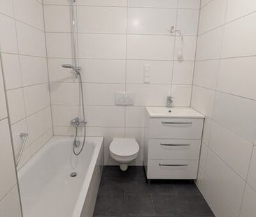 Großzügige 3 Zimmer Wohnung in zentraler Lage ab SOFORT!! - Photo 2