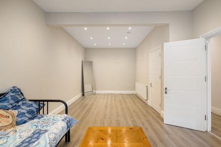 5 bedroom terraced house to rent - Photo 3