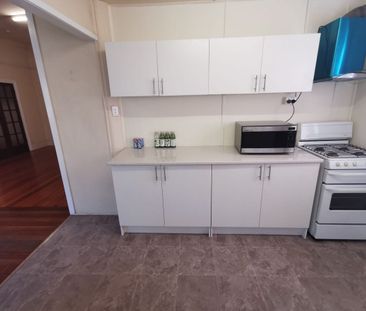 3 bedroom house in Clayfield - Photo 1