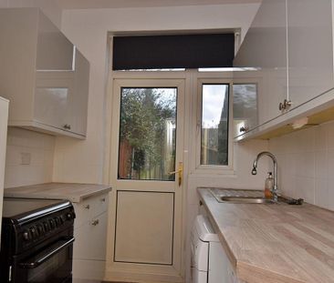 3 bedroom terraced house to rent - Photo 6