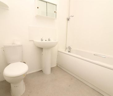 2 bedroom House To Let - Photo 5
