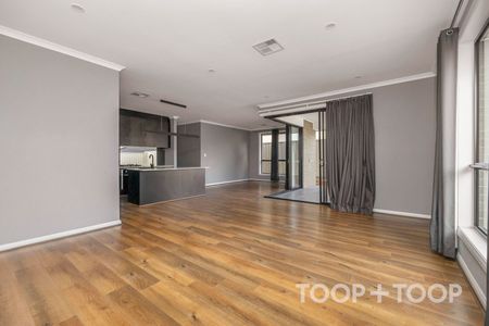 3-Bedroom Comfort & Style - Photo 2