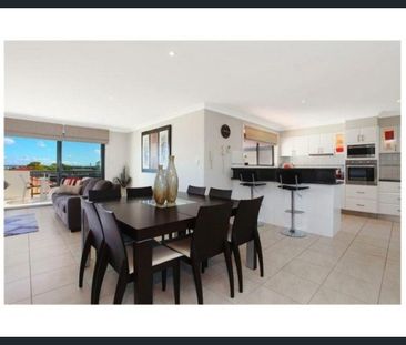 Spacious Four-Bedroom Family Residence - Photo 1