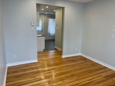 8120 Av. Wiseman - Photo 3