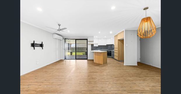 Perfect family home in the middle of Middle Ridge - Photo 1