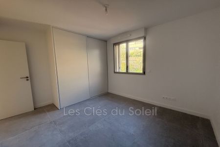 Location Appartement 2 pièces 47m² TOULON 83000 - Photo 2