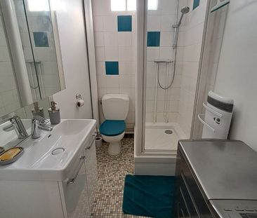 Dans un quartier résidentiel calme, nous vous proposons ce charmant... - Photo 2