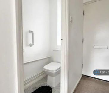 2 bedroom maisonette to rent - Photo 6
