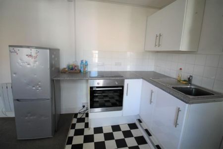 1 bedroom flat to rent - Photo 3