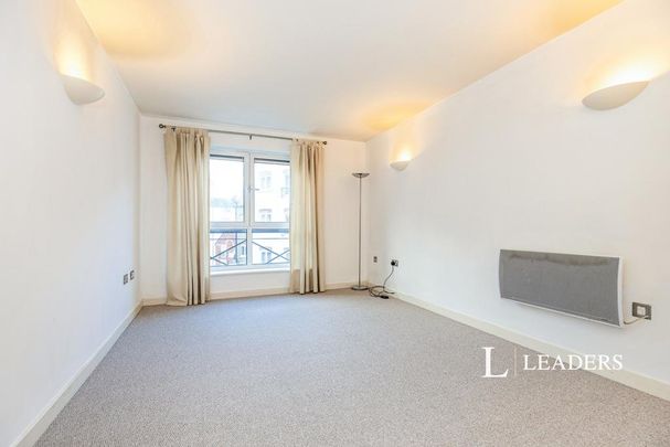 1 bedroom flat to rent - Photo 1