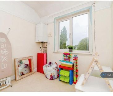 3 bedroom terraced house to rent - Photo 3