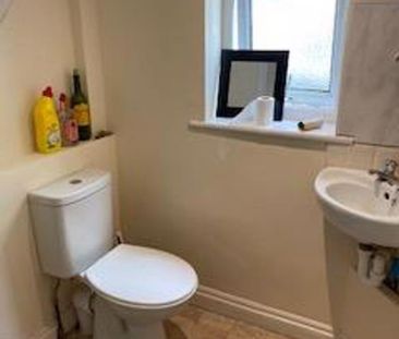 1 bedroom in a house share to rent - Photo 6