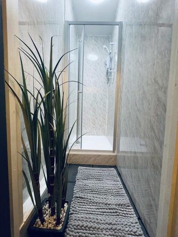 1 Beds - House share - - Photo 5