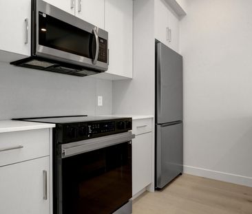 For Lease - 137 Marquette Avenue Unit# 3, Vanier and Kingsview Park... - Photo 4