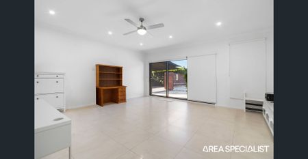 Waterfront Home – Partially Furnished - Photo 2