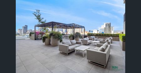 Furnished Bohem Apartment with Resort-Style Amenities - Photo 3