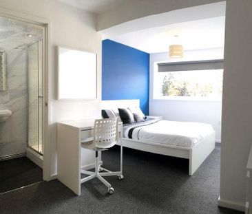 1 bedroom in a house share to rent - Photo 2