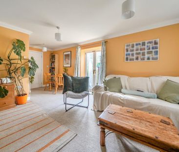 2 bedroom end of terrace house to rent - Photo 1