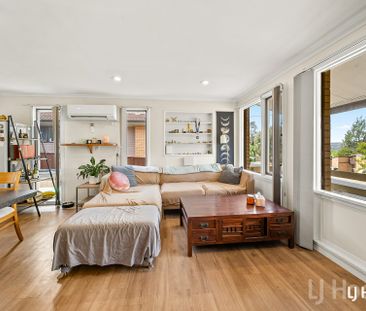 Charming 3 Bedroom Home - Photo 1