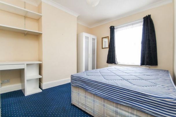 Five Double Bedroom Student House, Bournemouth Town Centre - Photo 1