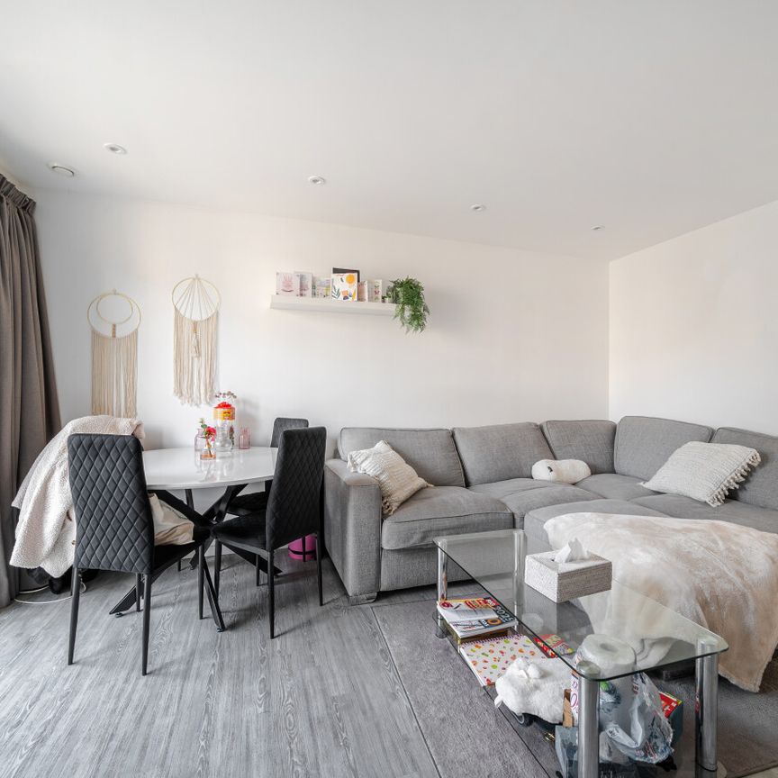 1 bedroom apartment to rent - Photo 1