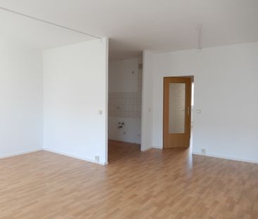3-Raum-Wohnung mit Balkon und Aufzug - Photo 1