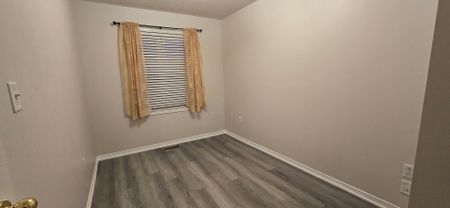 For Lease - 3475 Angel Pass Drive, Mississauga, Ontario - Photo 3