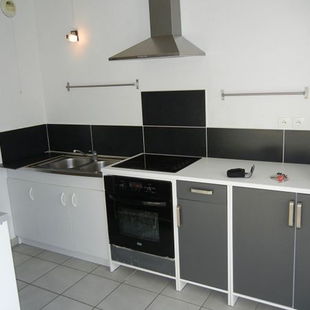 Location Appartement 4 pièces 79m² - Photo 3