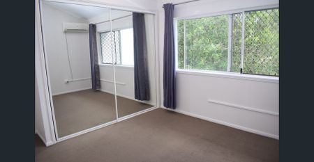 RENOVATED & SECURE TOWNHOUSE – CAT FRIENDLY - Photo 4