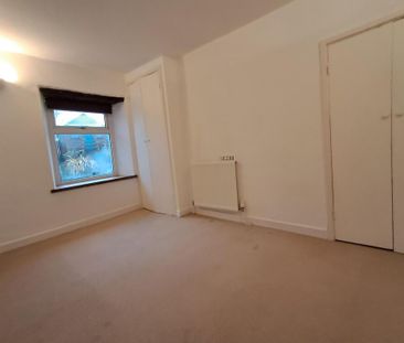 2 bedroom semi-detached house to rent - Photo 6