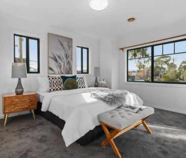 Modern 3 Bedroom Townhouse - Mt Waverley School Zone !!! - Photo 1