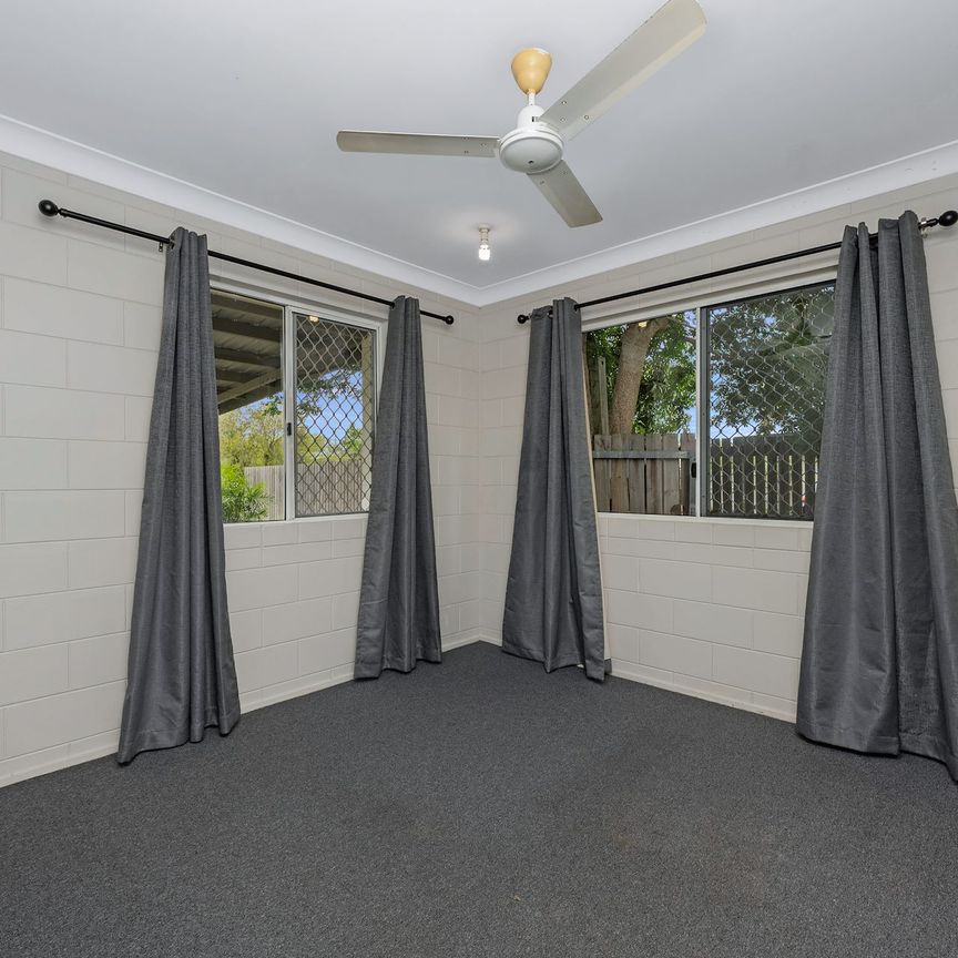 1/39 San Vito Crescent, Rasmussen. - Photo 1